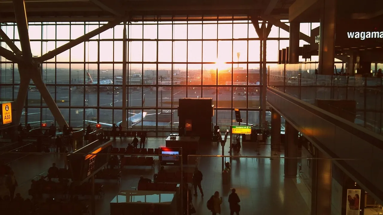 London Heathrow Airport (LHR)