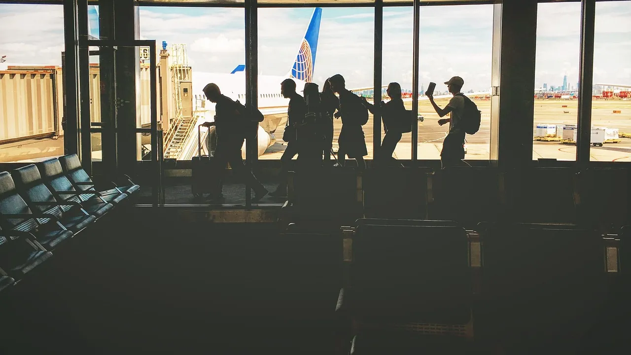 Average Newark airport security wait times